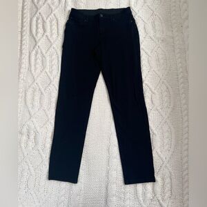 Chicos pants size 0
Color blue 
Stretchable fabric 
Very good condition